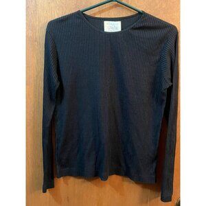 3$ add-on - Dalia Classic Black Ribbed Crew Neck Sweater *read